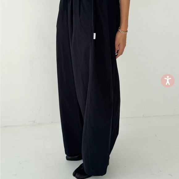 Le Bon Shoppe Pants - The Parachute Pant in Black - still in stores